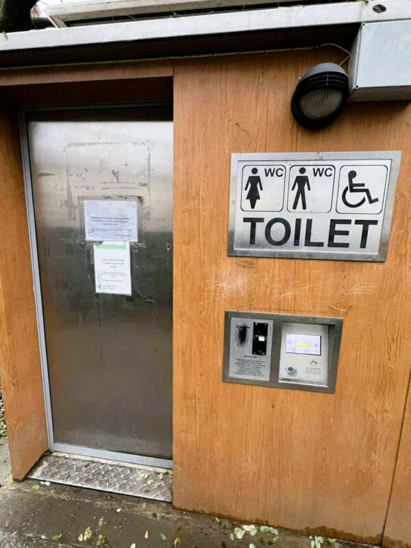 Frissítés: Horváth Mihály téri nyilvános WC zárva