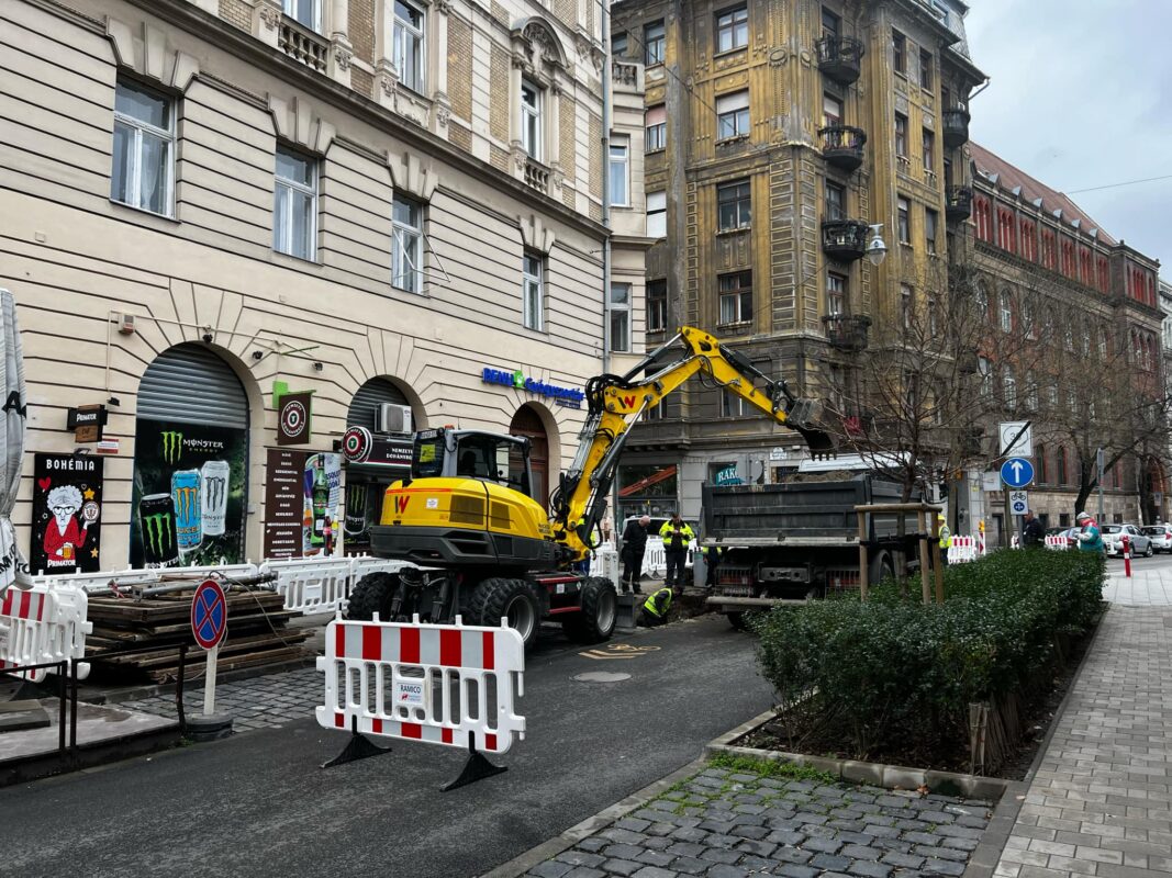 Frissítés! – Forgalomkorlátozás a Déri Miksa utcában